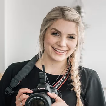Headshot of Angela Van Wijk